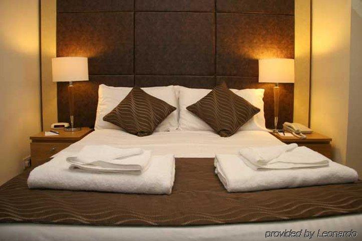 Windsor Hotel 奈恩 外观 照片