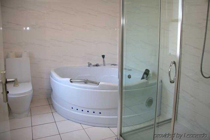 Windsor Hotel 奈恩 外观 照片