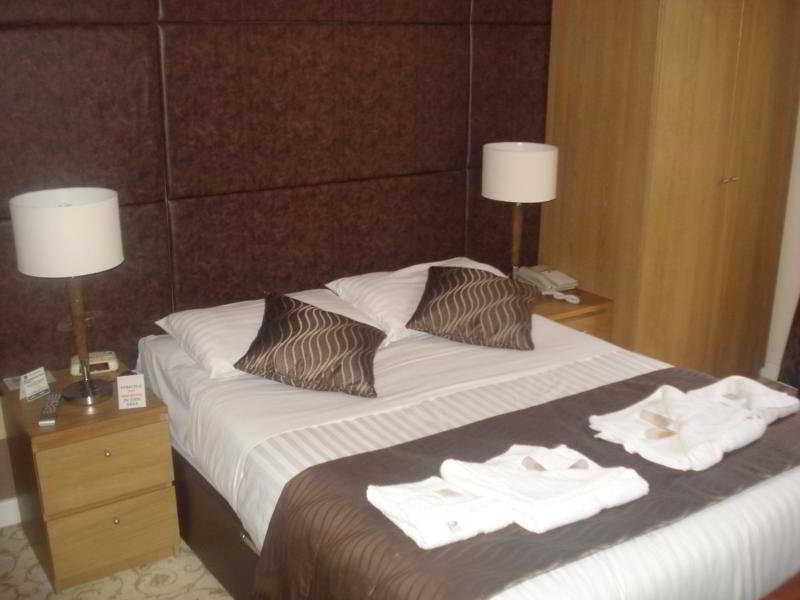 Windsor Hotel 奈恩 外观 照片